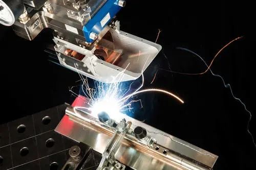 High precision wobble laser welding beam oscillating on a high-strength steel plate High precision wobble laser welding beam oscillating on a high-strength steel plate